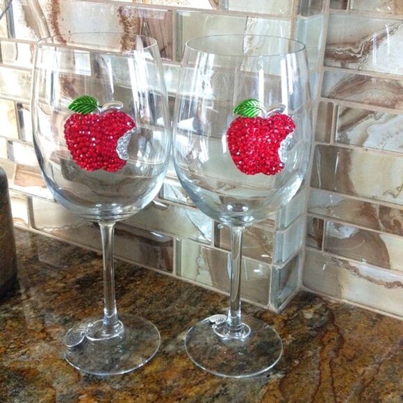 The Queen's Jewels-❣️ Embellished Apple Wine Glasses - Picture 3 of 12